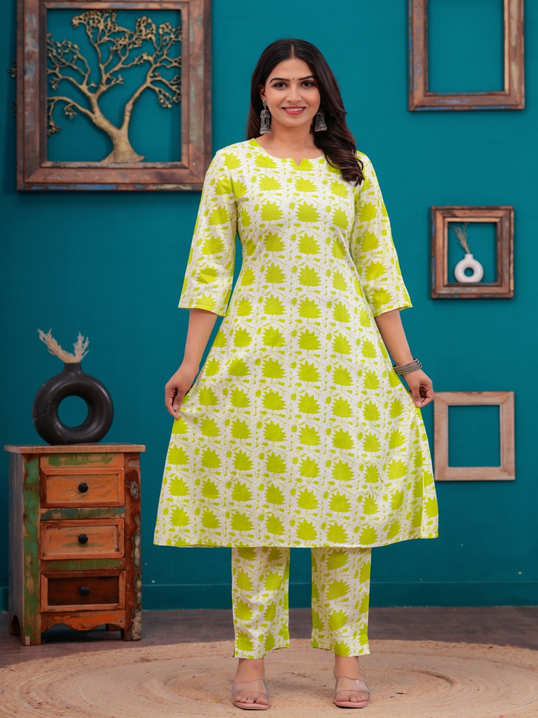 

Aktasa Women Floral Printed Regular Kurta with Trousers, Lime green