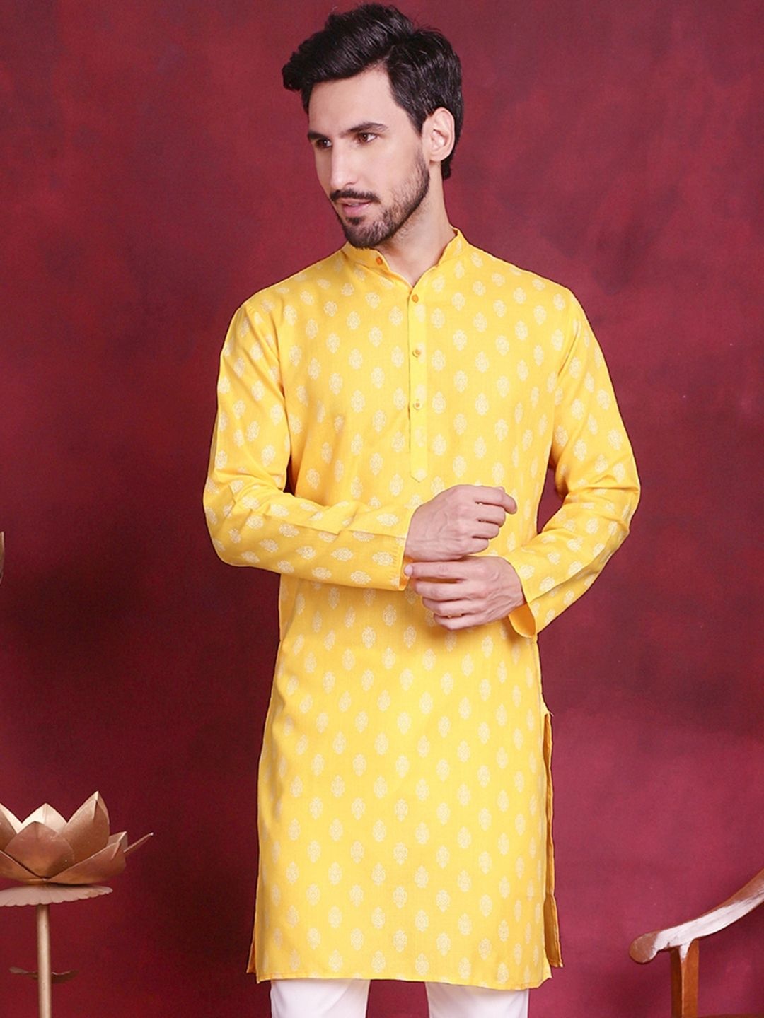 

Jompers Men Floral Printed Kurta, Yellow
