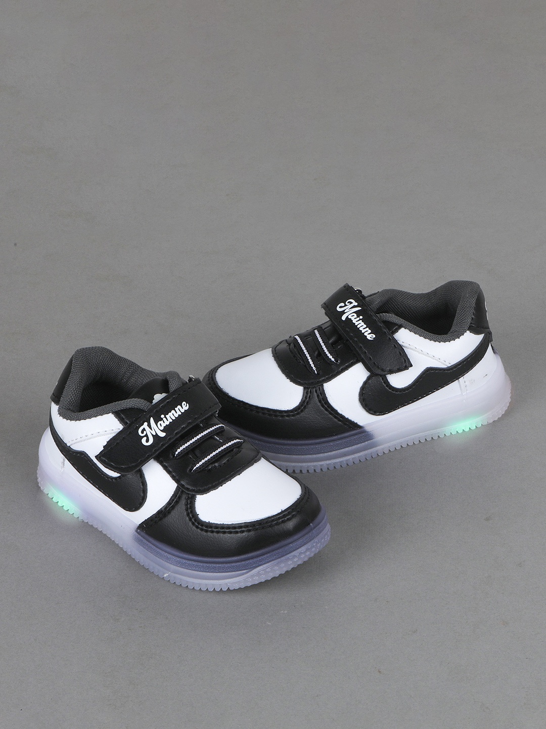 

Happy Feet Kids Colourblocked LED Sneakers, Black