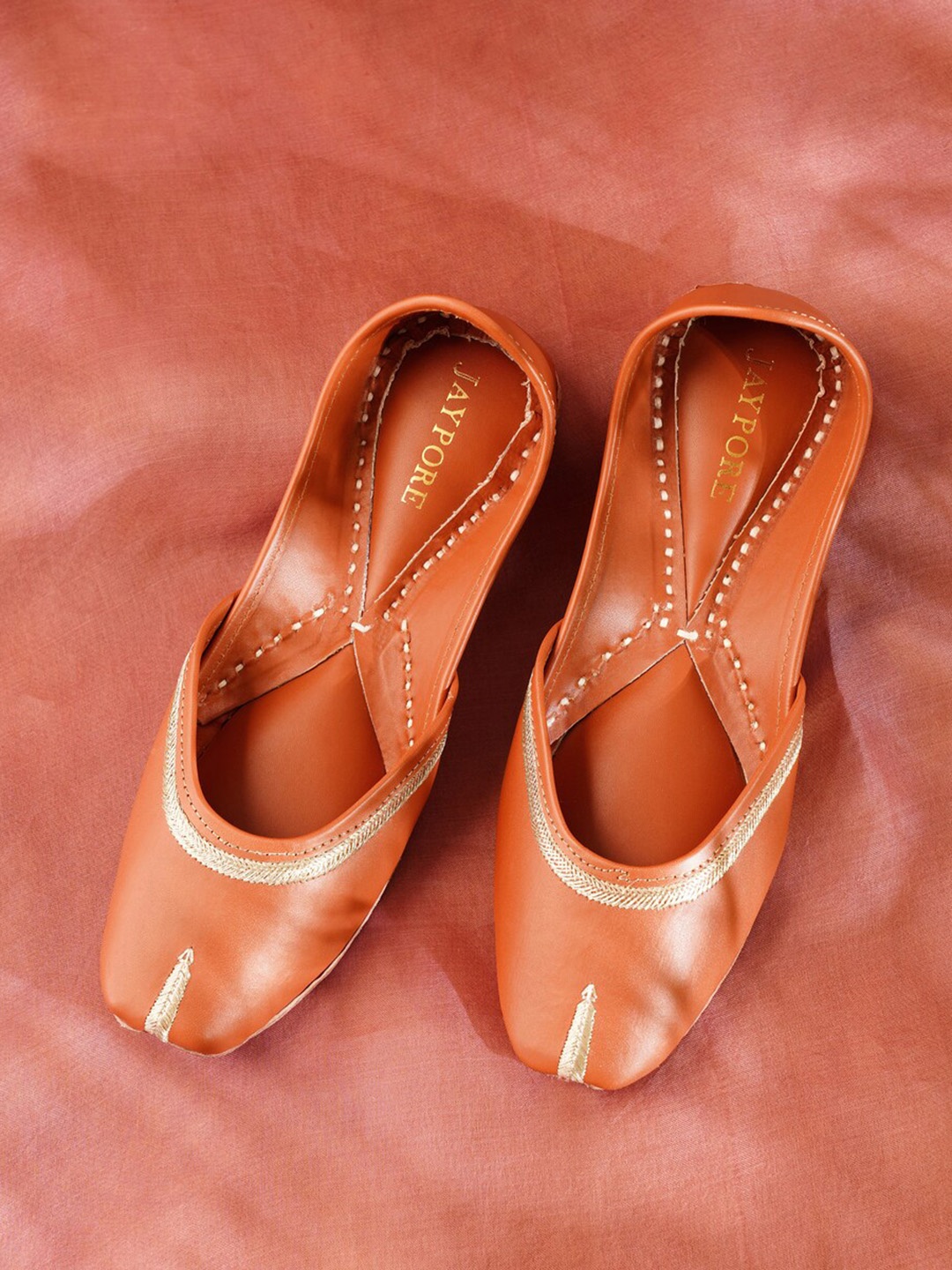 

JAYPORE Women Mojaris Flats, Brown