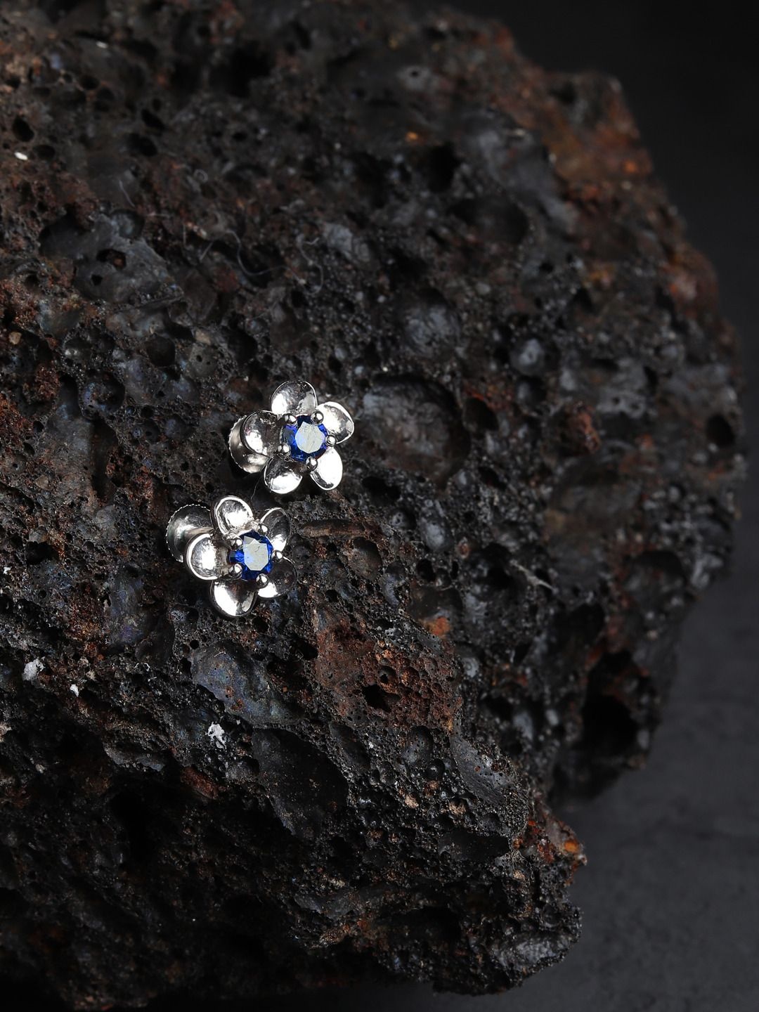 

AKSHAT SAPPHIRE 925 Sterling Silver Rhodium-Plated CZ Studded Floral Studs Earrings