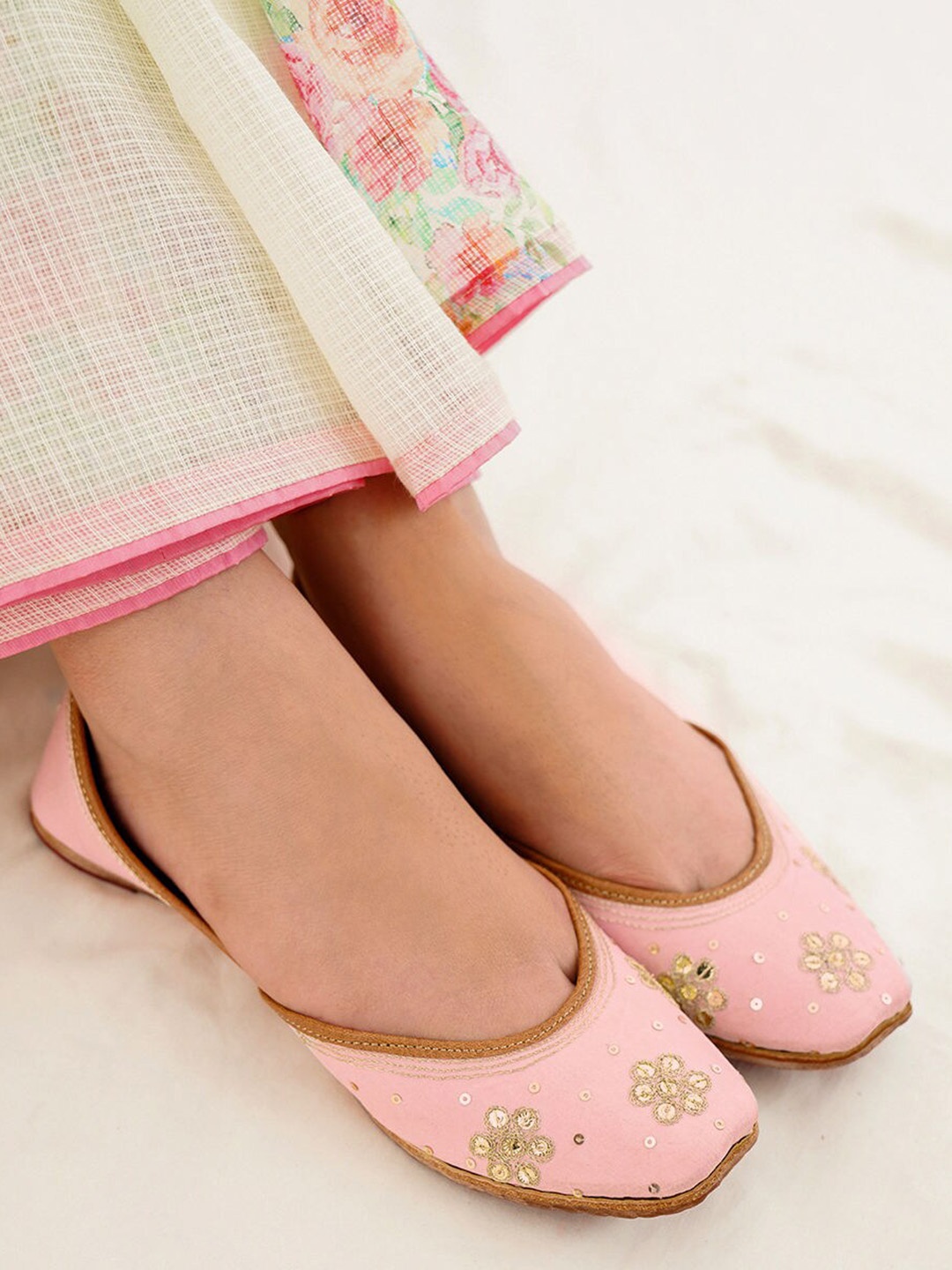 

JAYPORE Women Embellished Mojaris with Embroidered Flats, Pink
