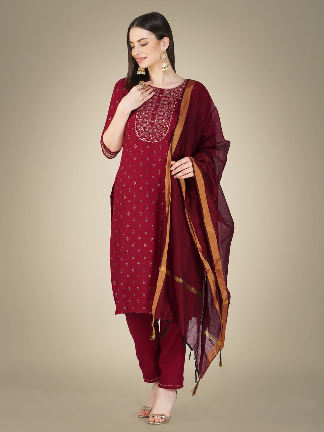 

HI FI NX Women Paisley Embroidered Regular Kurta with Trousers & With Dupatta, Maroon