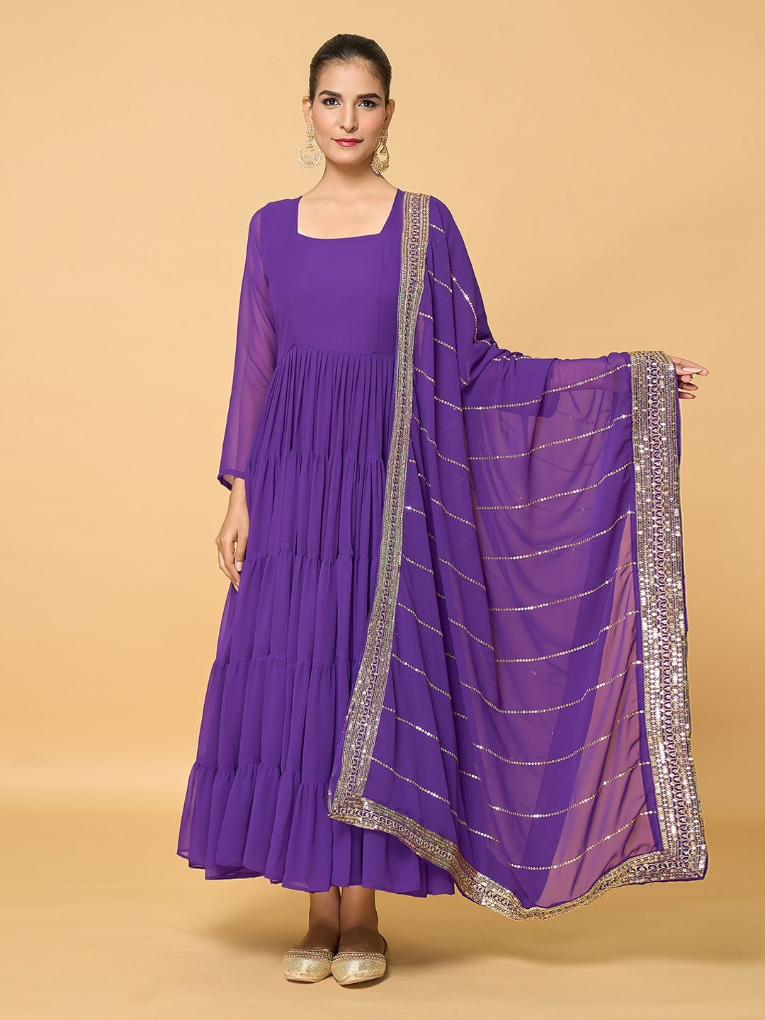 

Samyukta Singhania Women Georgette Kurta, Purple
