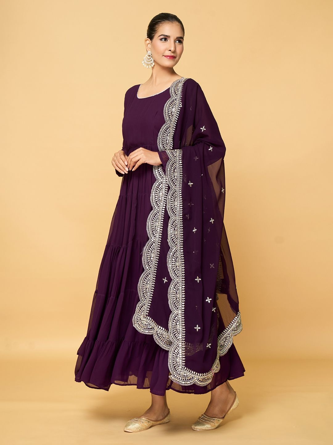 

Samyukta Singhania Women Georgette Kurta, Purple