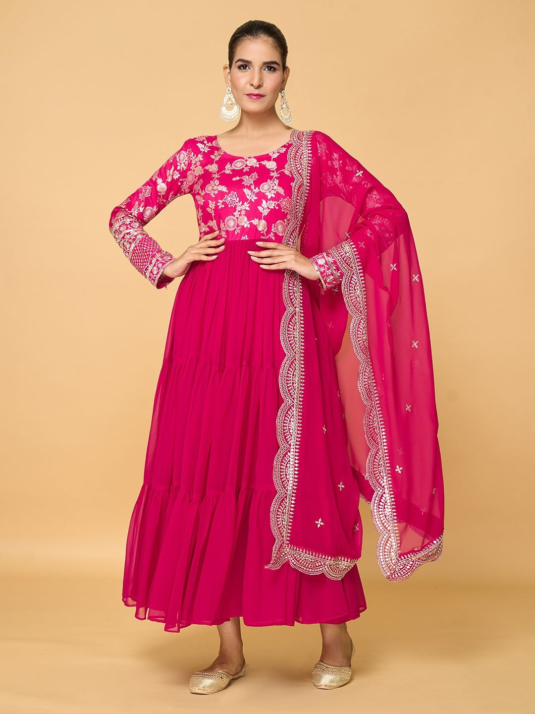 

Samyukta Singhania Women Georgette Kurta, Pink