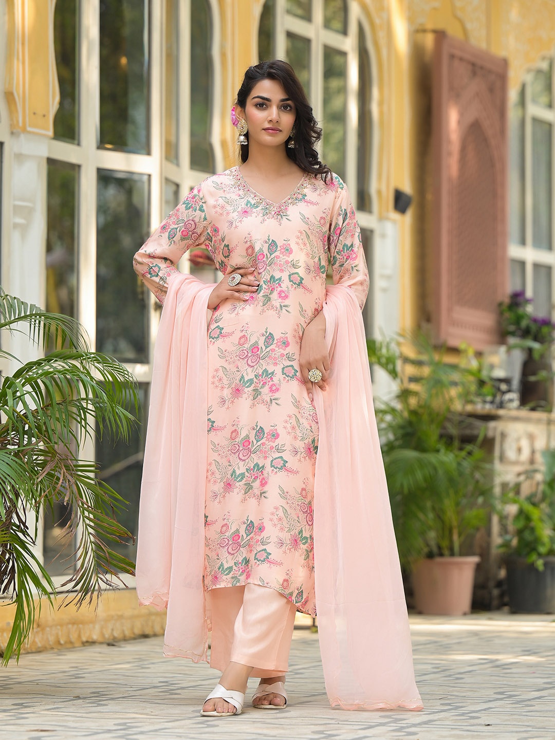 

Chandbaali Women Floral Printed Regular Kurta with Trousers & With Dupatta, Peach