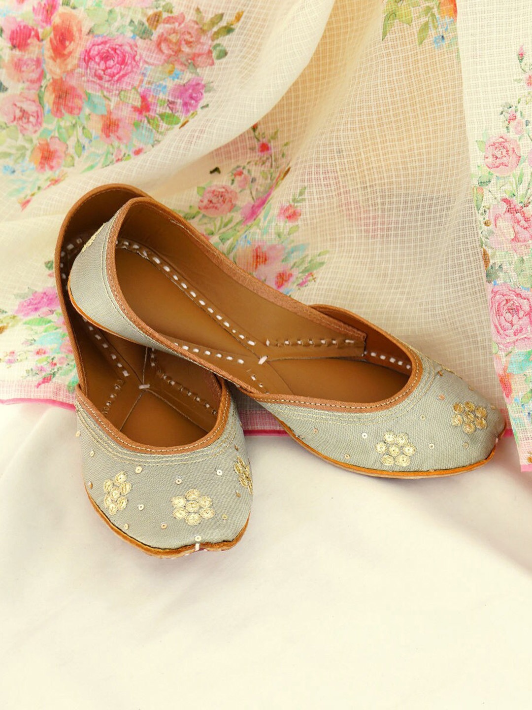 

JAYPORE Women Embellished Party Mojaris with Embroidered Flats, Green