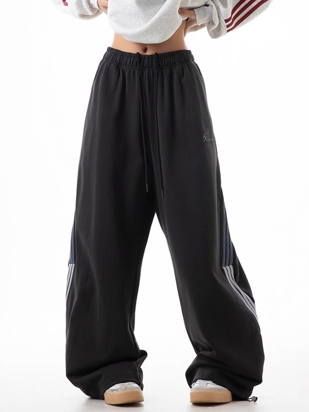 

LULU & SKY Women Loose Fit High-Rise Trousers, Black