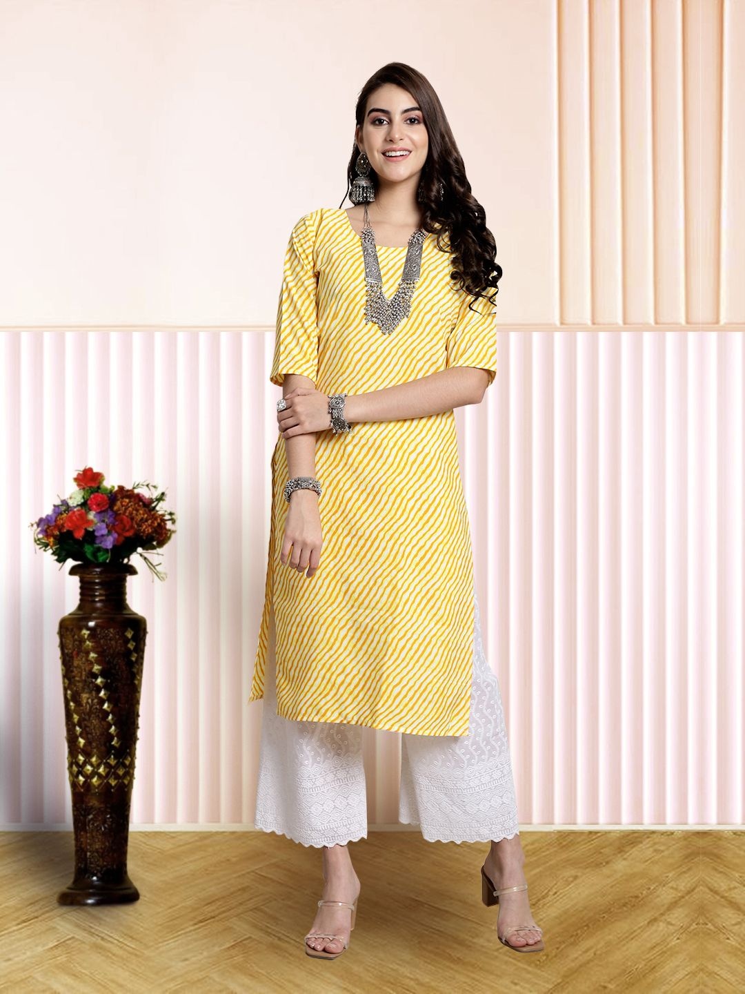 

7Threads Women Ethnic Motifs Printed Floral Crepe Kurta, Yellow