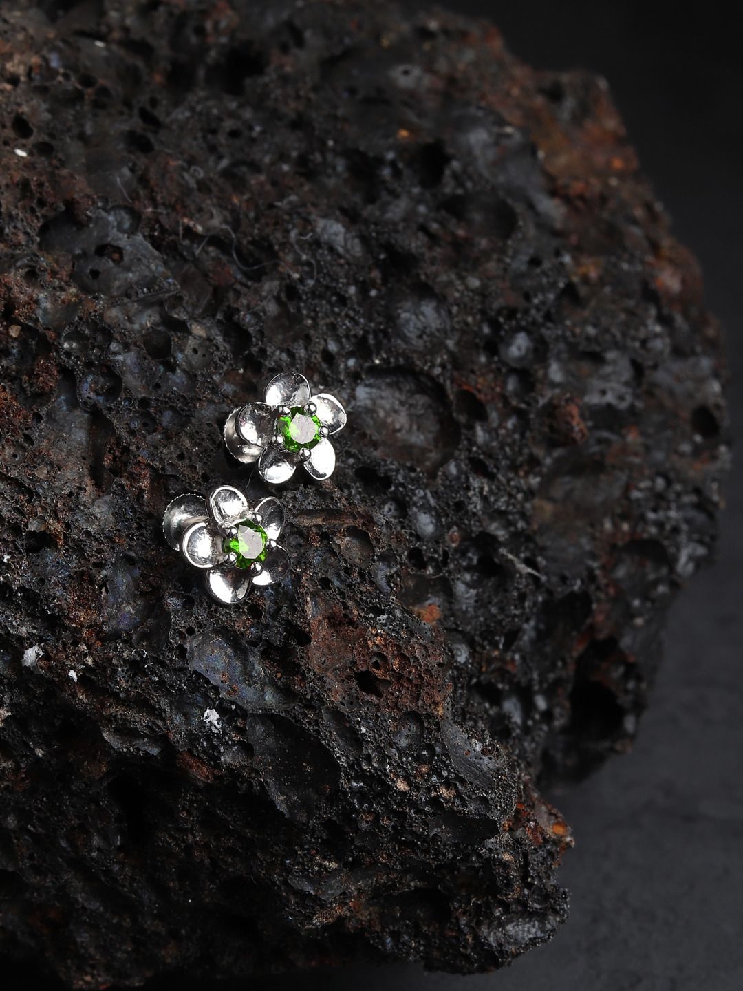 

AKSHAT SAPPHIRE 925 Sterling Silver Rhodium-Plated CZ Studded Floral Studs Earrings