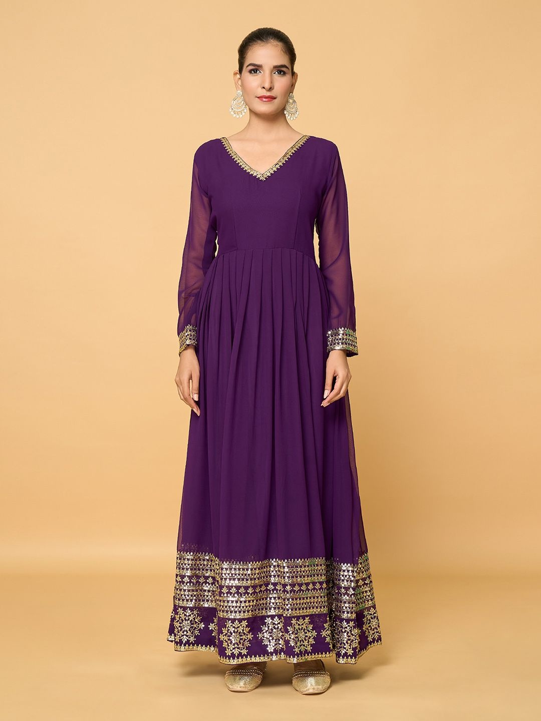 

Samyukta Singhania Women Georgette Kurta, Purple
