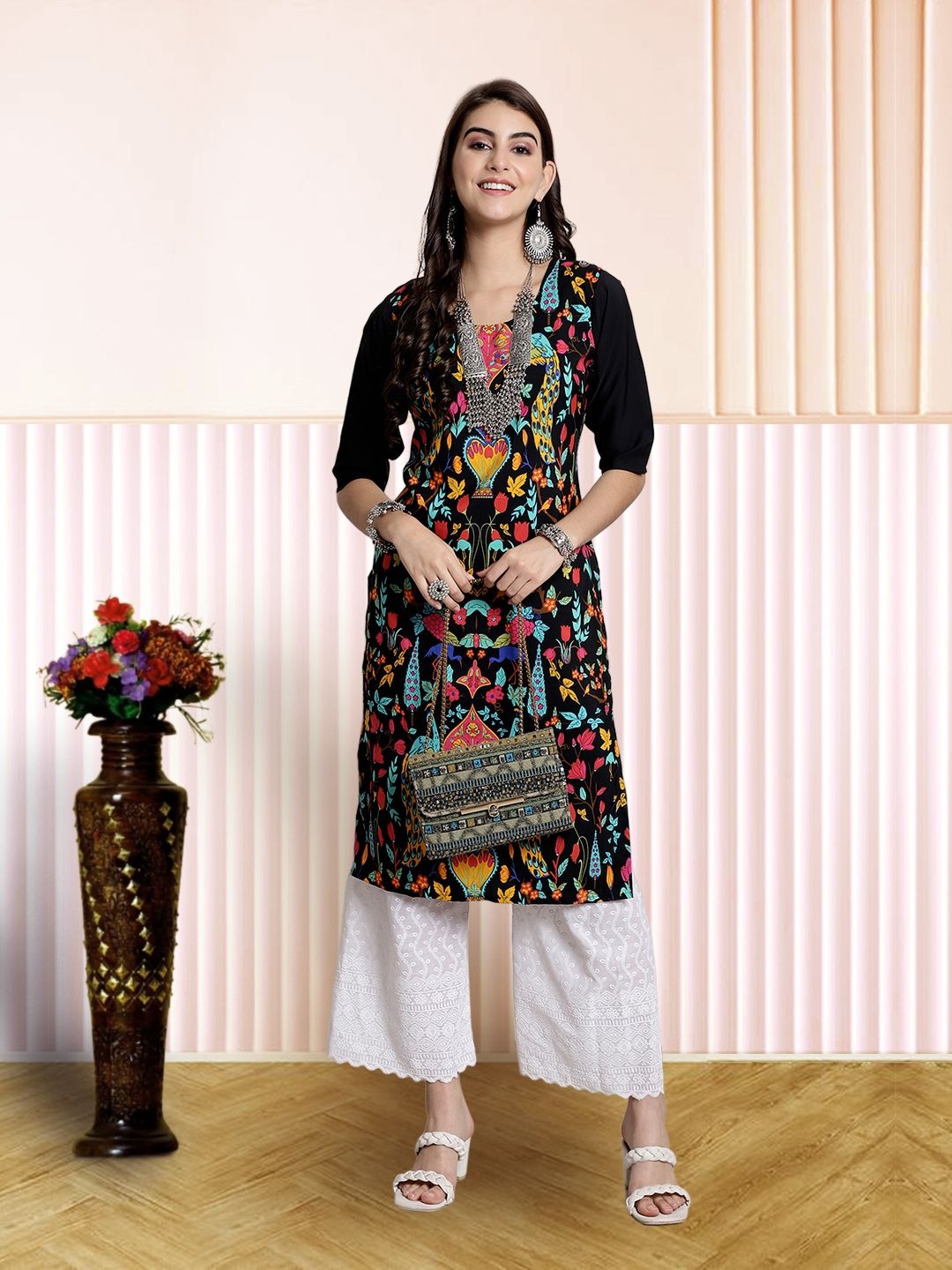 

7Threads Women Ethnic Motifs Printed Floral Crepe Kurta, Black