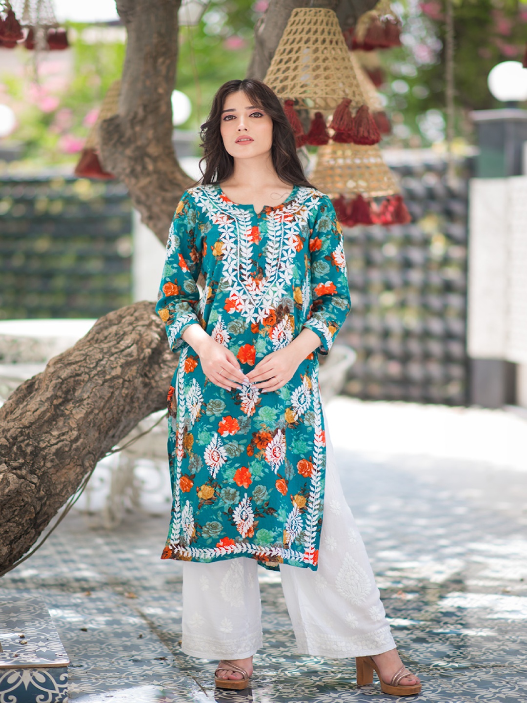 

Rangreza Ethnic Floral Printed & Embroidered Chikankari Notched Round Neck Straight Kurta, Teal