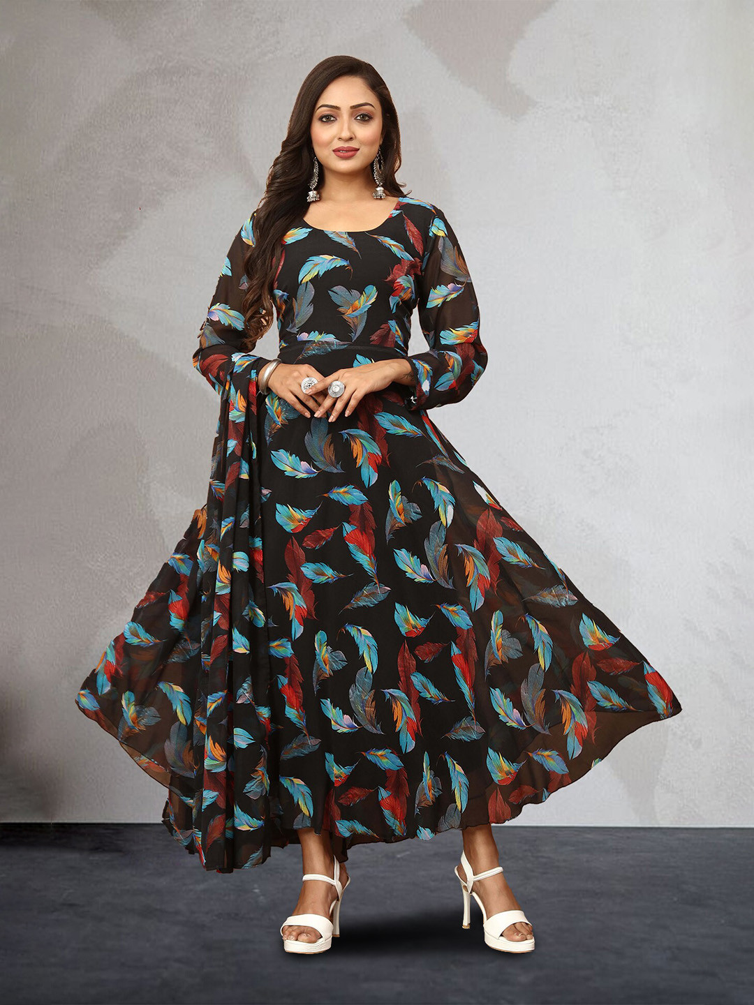 

N N ENTERPRISE Round Neck Long Sleeves Floral Print Flared Sleeve Georgette Maxi Dress, Black