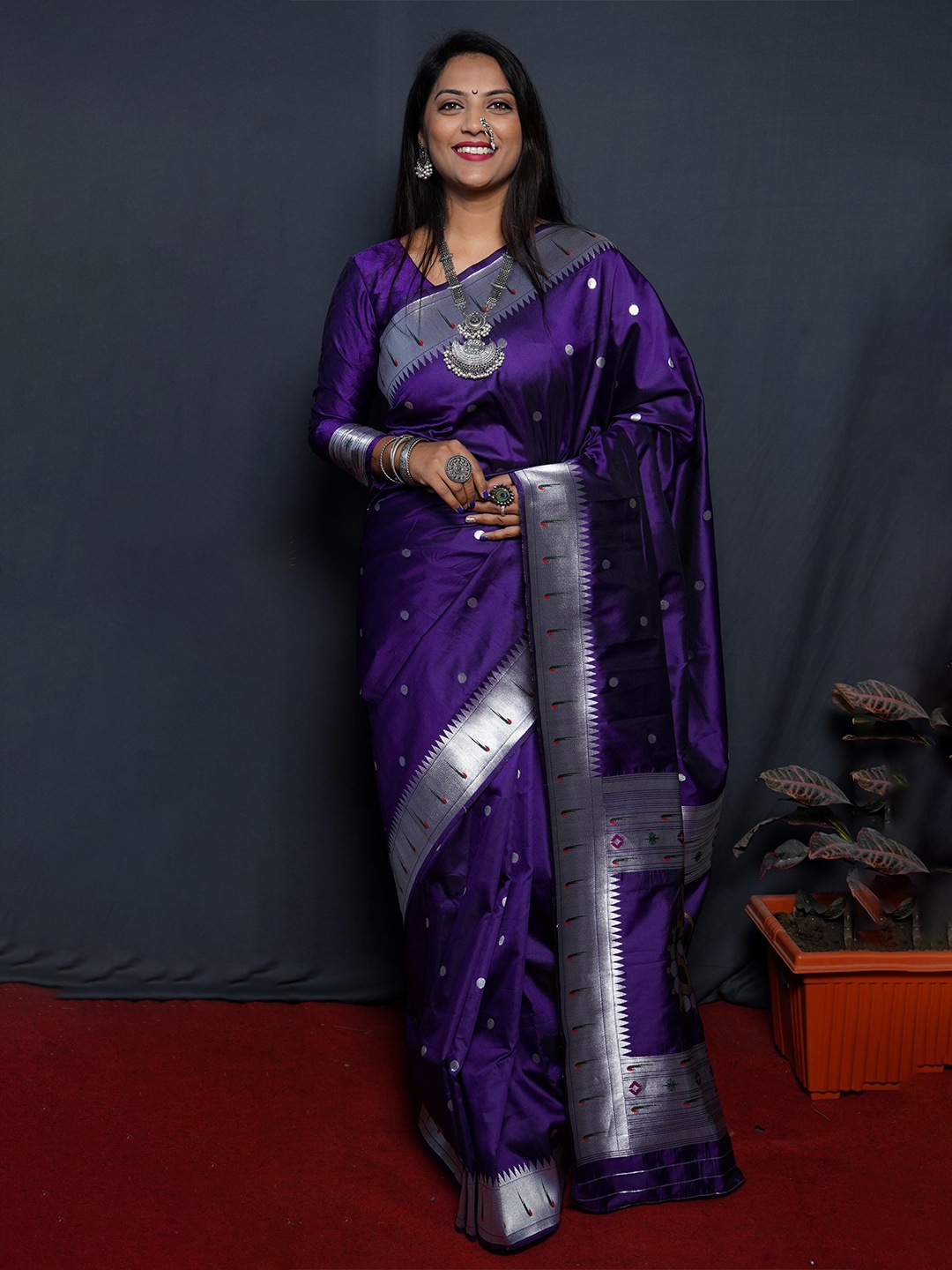 

Royal Rajgharana Saree Woven Design Zari Pure Silk Banarasi Saree, Purple