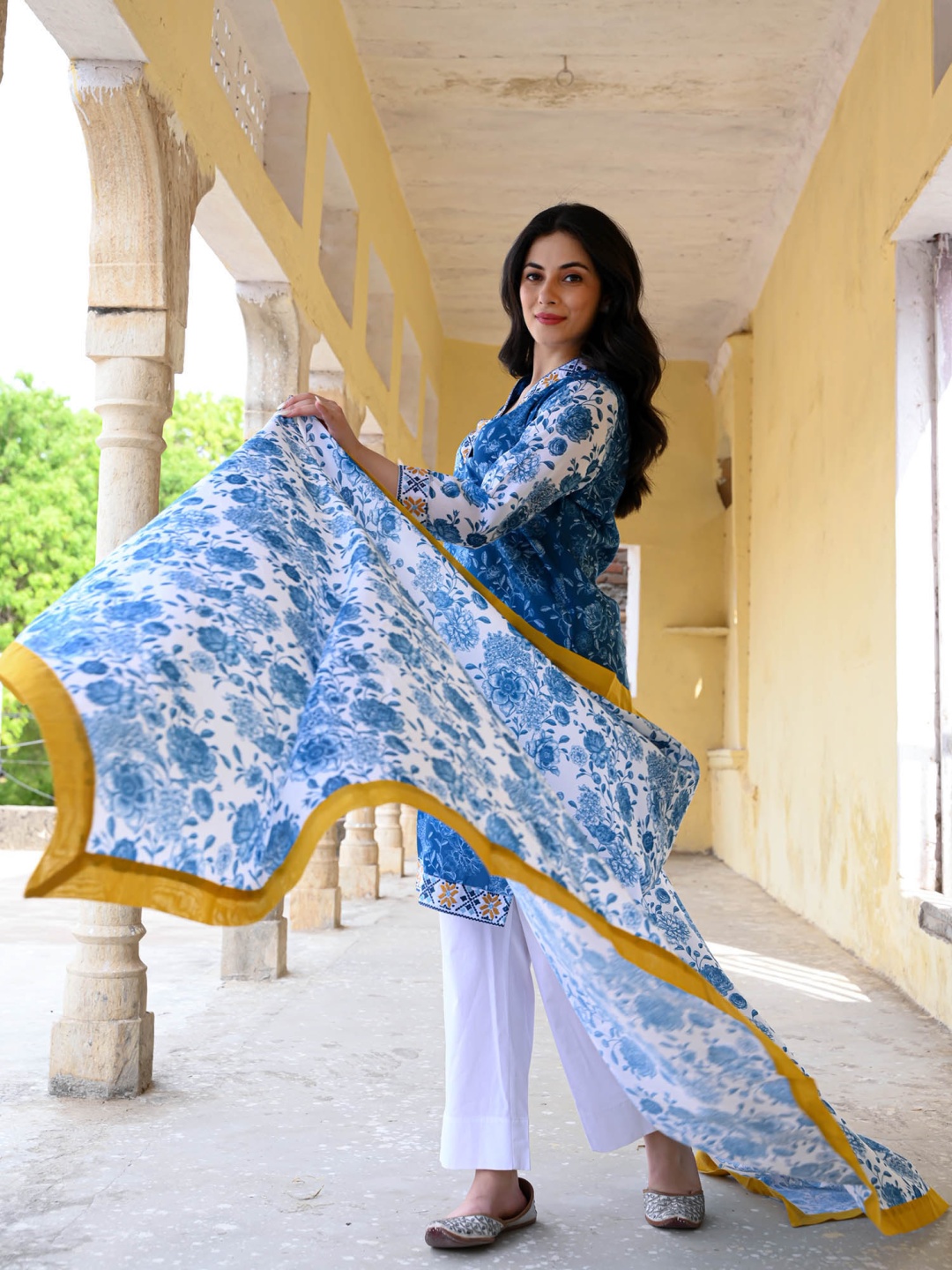 

NUHH Floral Printed V-Neck Straight Kurta With Trousers & Dupatta, Blue