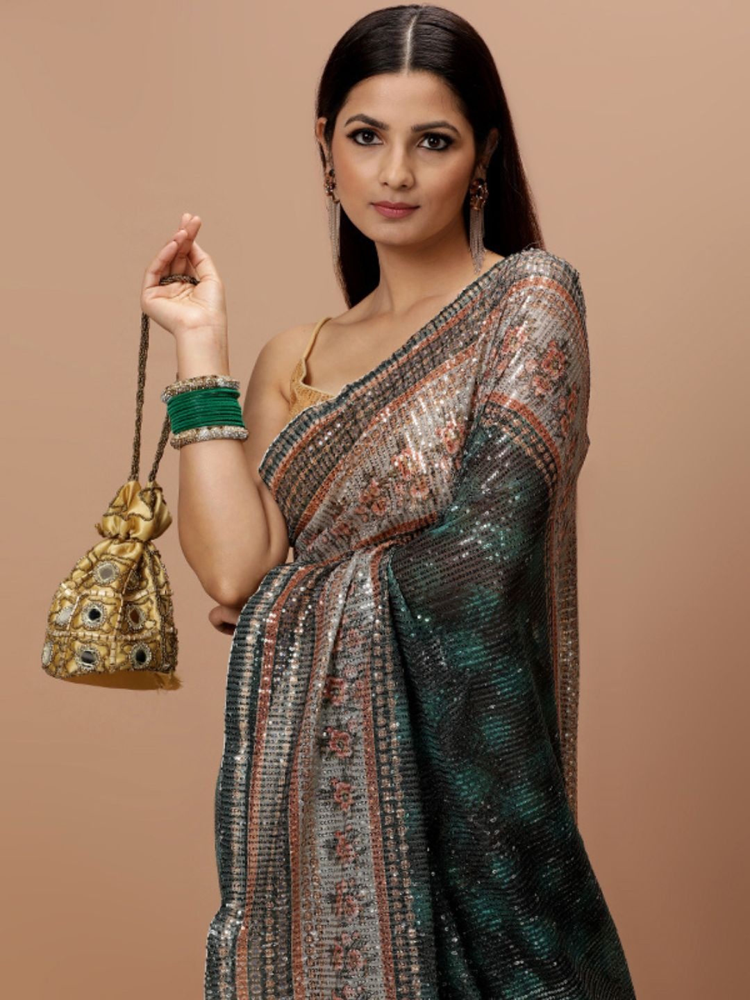 

Vervee Couture Embellished Sequinned Pure Georgette Saree, Green