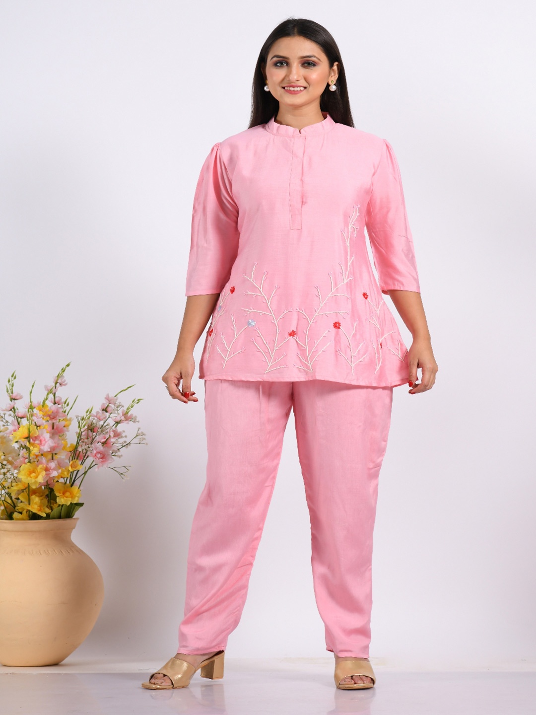 

Morchari Floral Embroidered Kurti, Pink