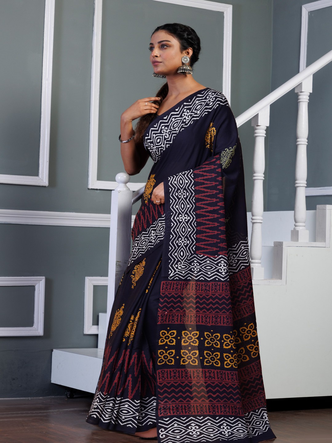 

Unnati Silks Ethnic Motifs Pure Cotton Handloom Block Print Saree, Black