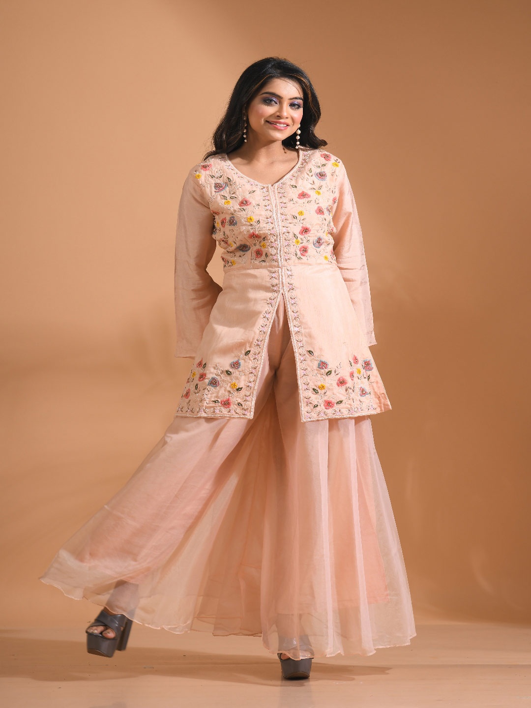 

Morchari Floral Embroidered Thread Work High Slit Kurta with Palazzos, Peach