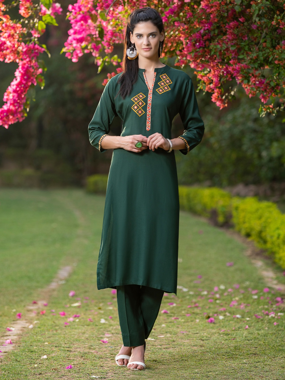 

WOMEN PLUS Women Floral Printed Flared Sleeves Kurta, Green
