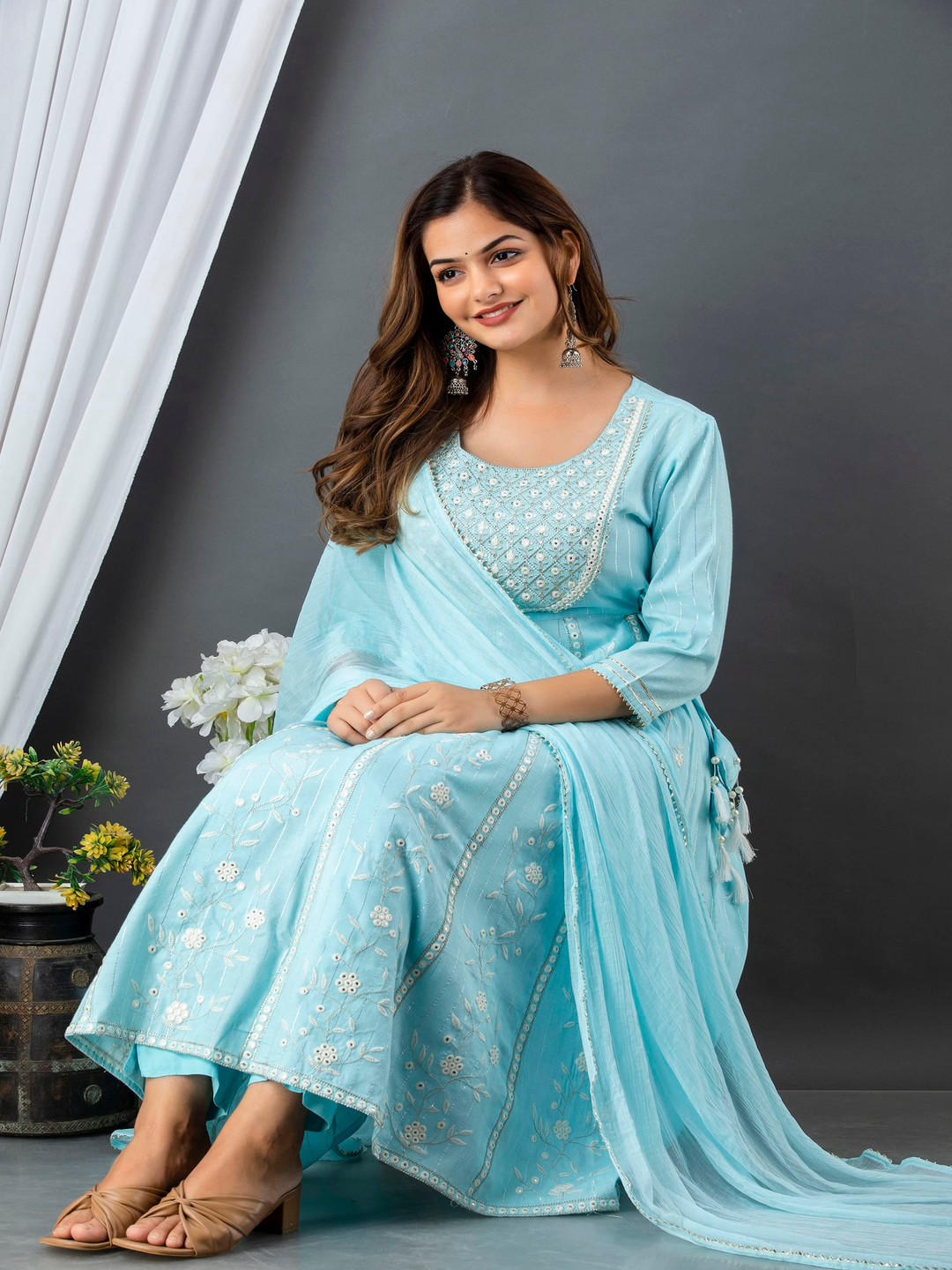 

RANGREAL Women Floral Embroidered Empire Mirror Work Kurta with Trousers & With Dupatta, Blue