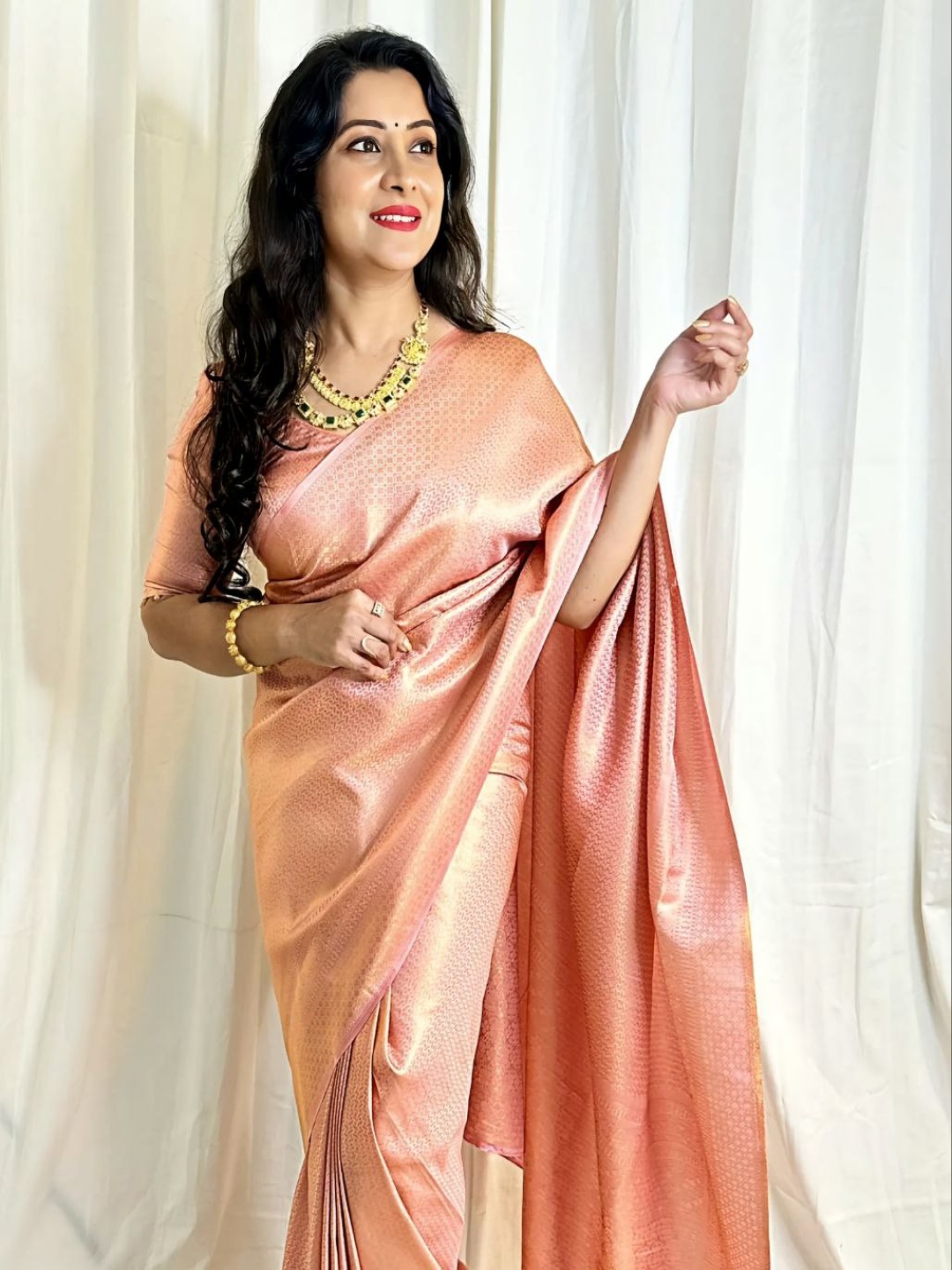 

KALINI Woven Design Zari Banarasi Saree, Peach