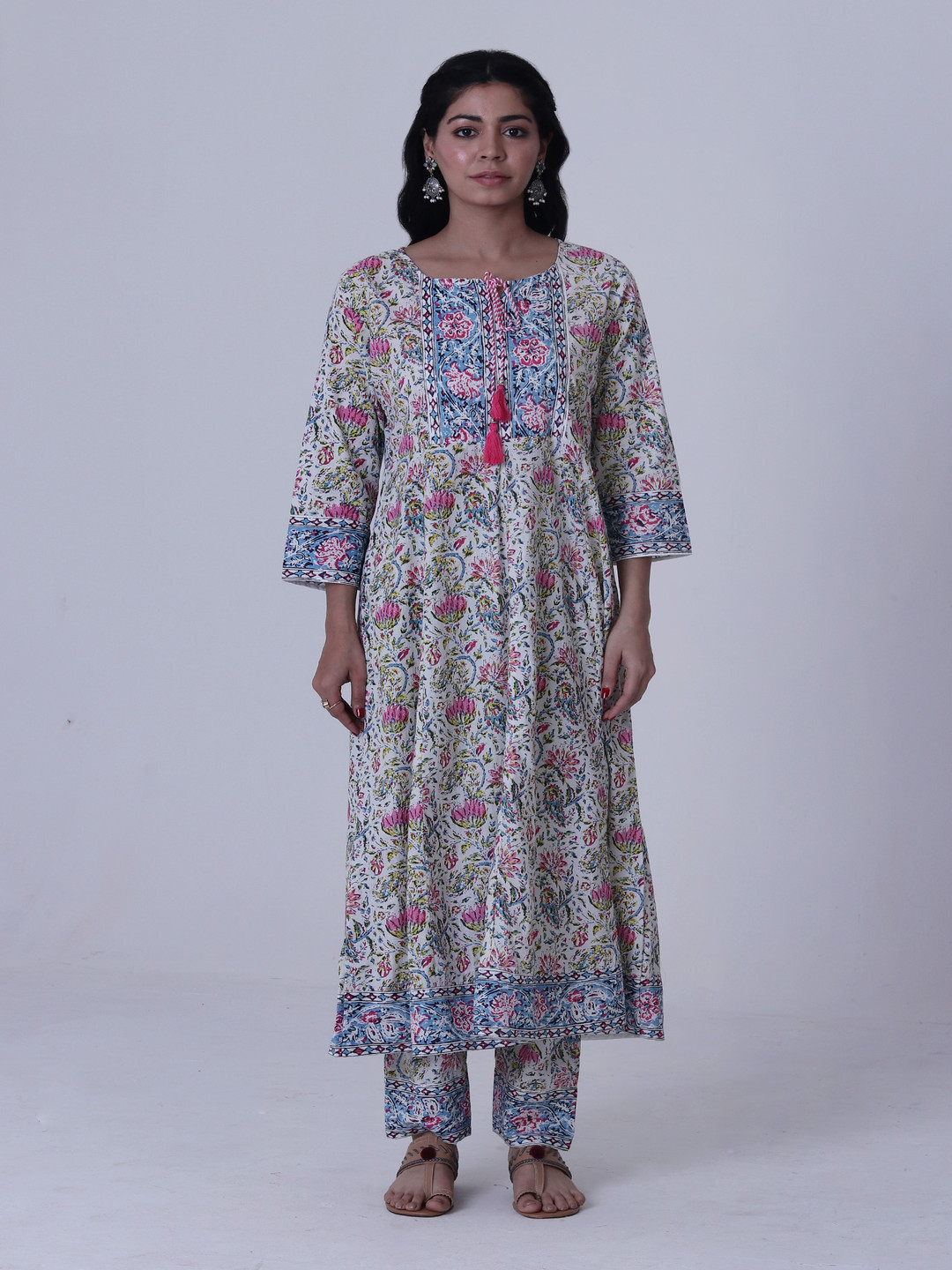 

TJORI Floral Printed Regular Pure Cotton Kurta With Trousers & Dupatta, White