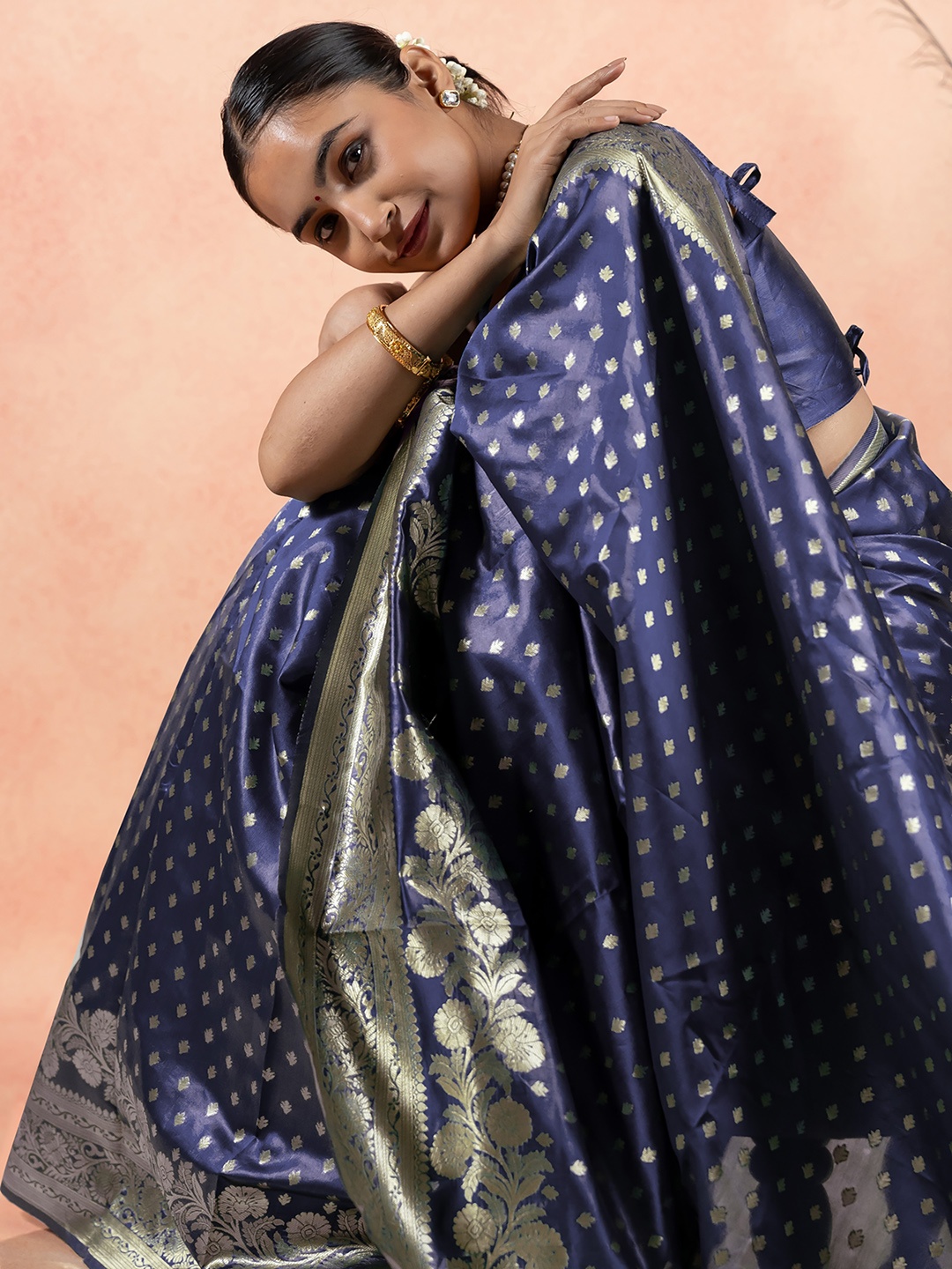

Subham Ethnic Motif Zari Woven Saree with Blouse, Navy blue