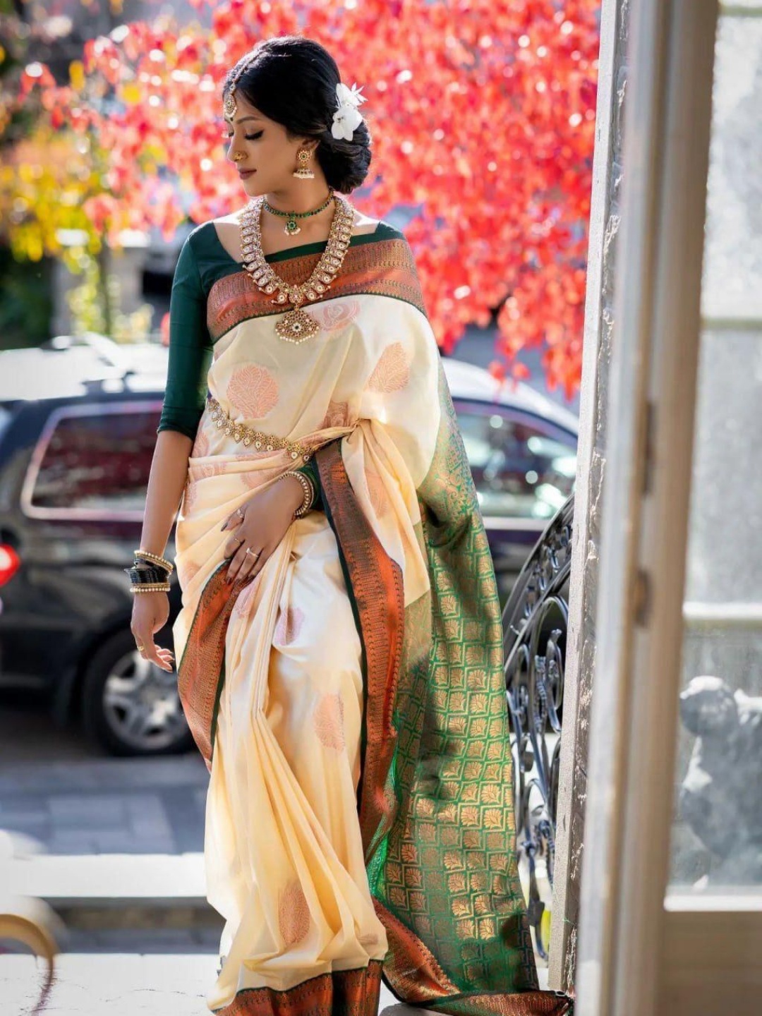

ALAGINI Woven Design Zari Kanjeevaram Saree, Off white