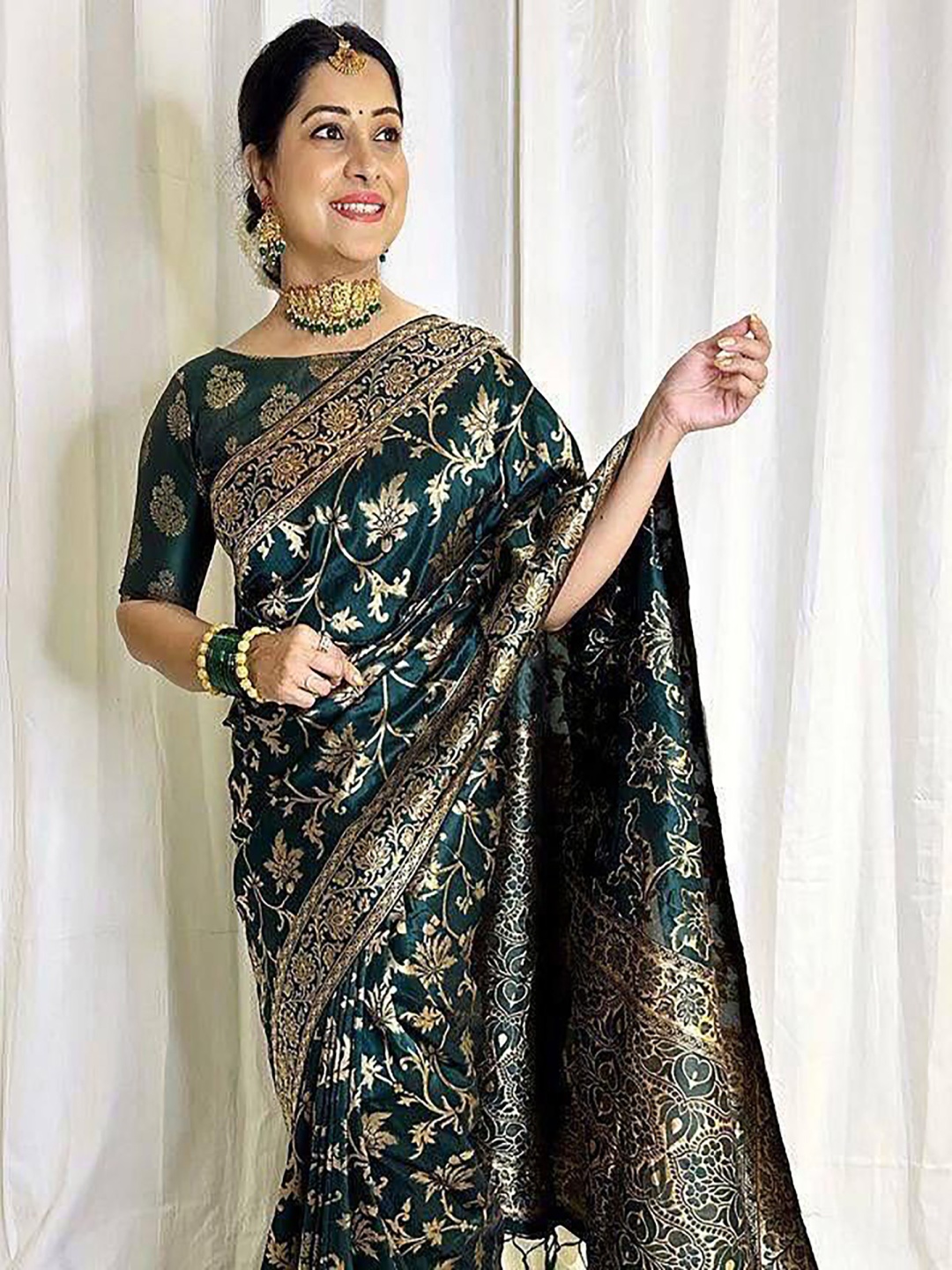 

BerMondsey Woven Design Banarasi Saree, Green