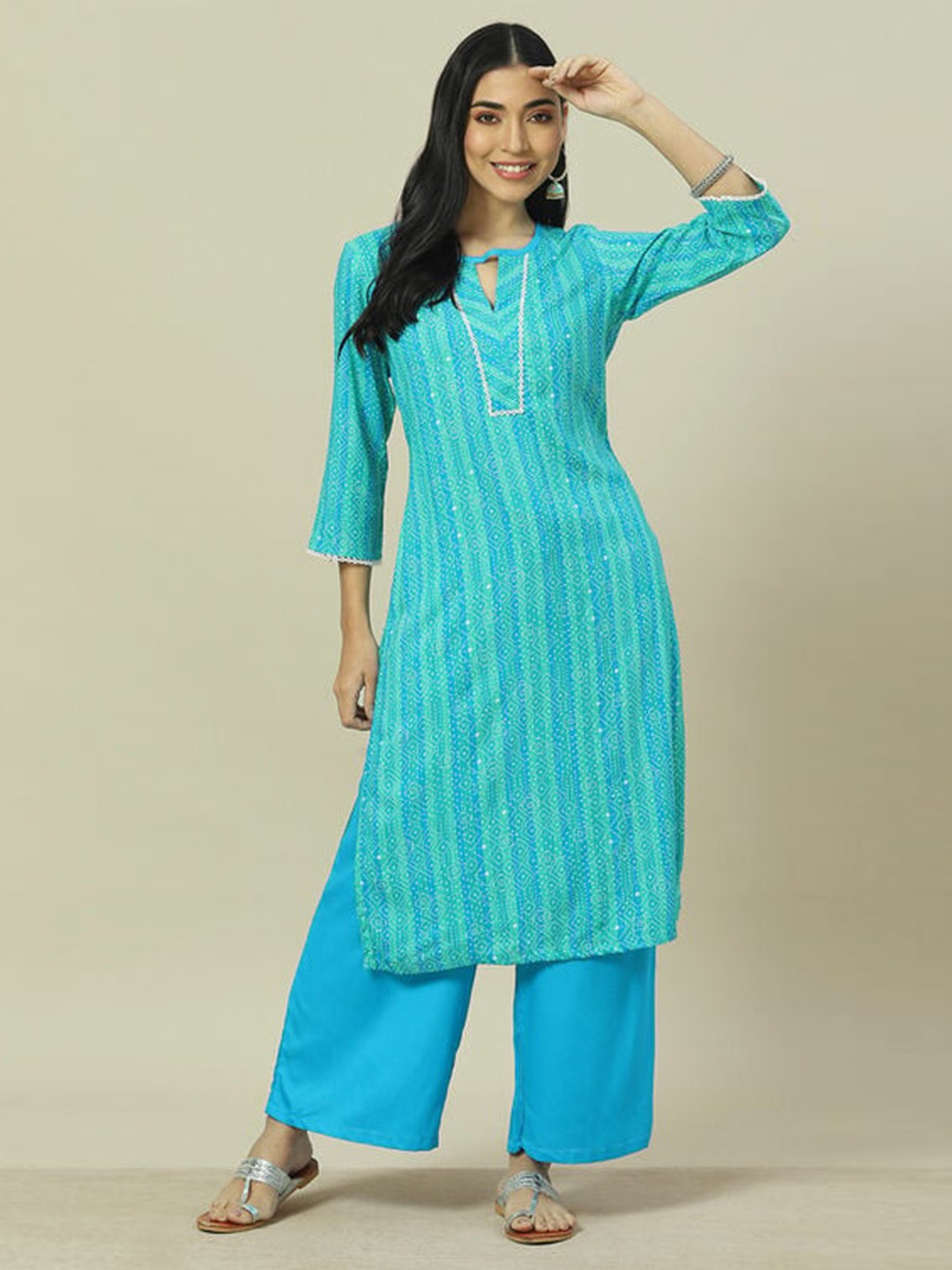 

Rangriti Women Bandhani Printed Regular Kurta with Palazzos, Green