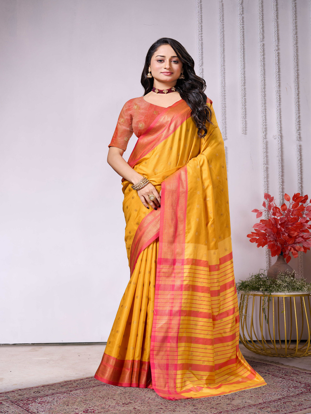 

DIVASTRI Woven Design Zari Art Silk Banarasi Saree, Yellow