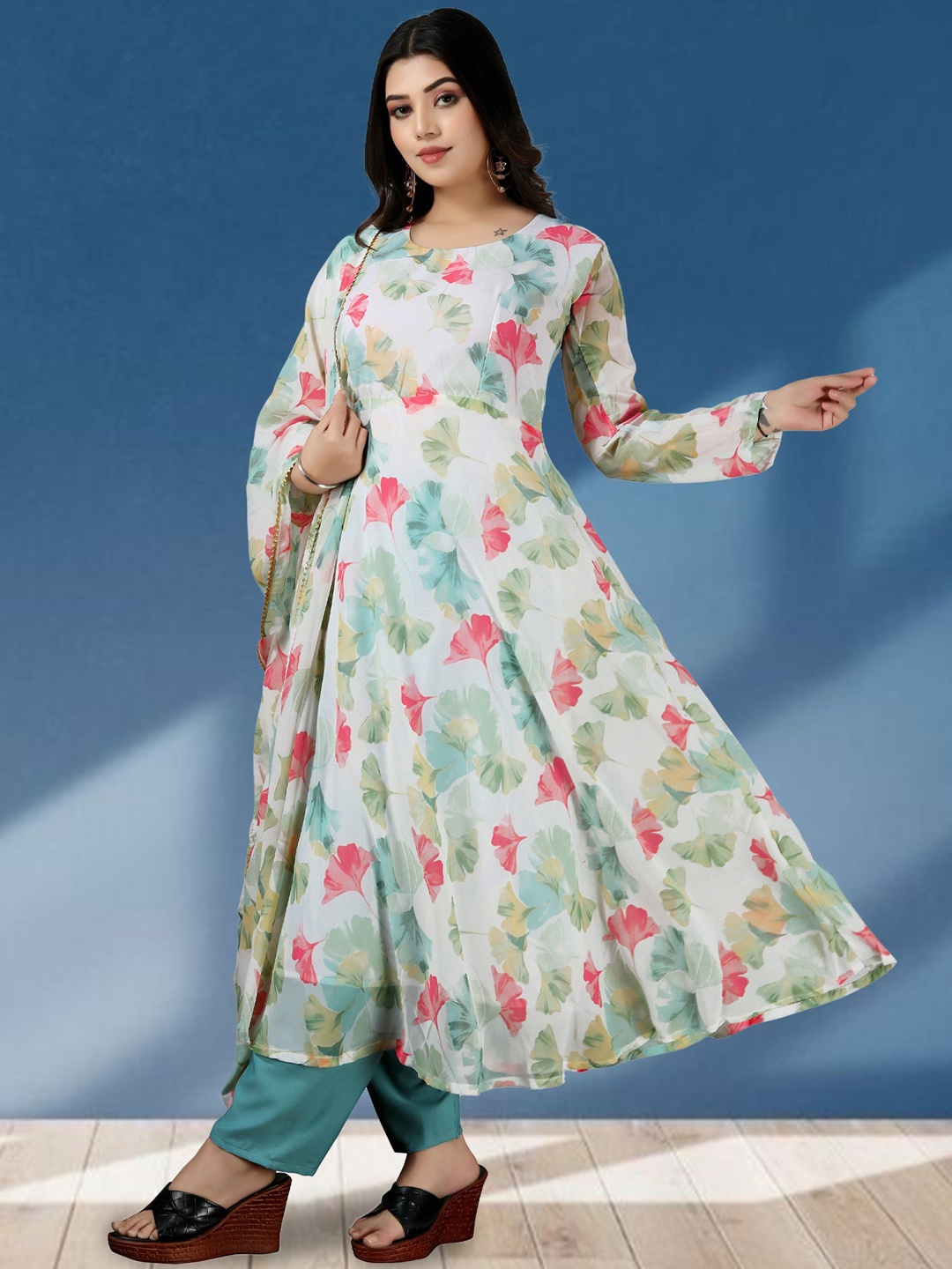 

N N ENTERPRISE Round Neck Floral Printed Regular Gotta Patti Anarkali Kurta Set, White