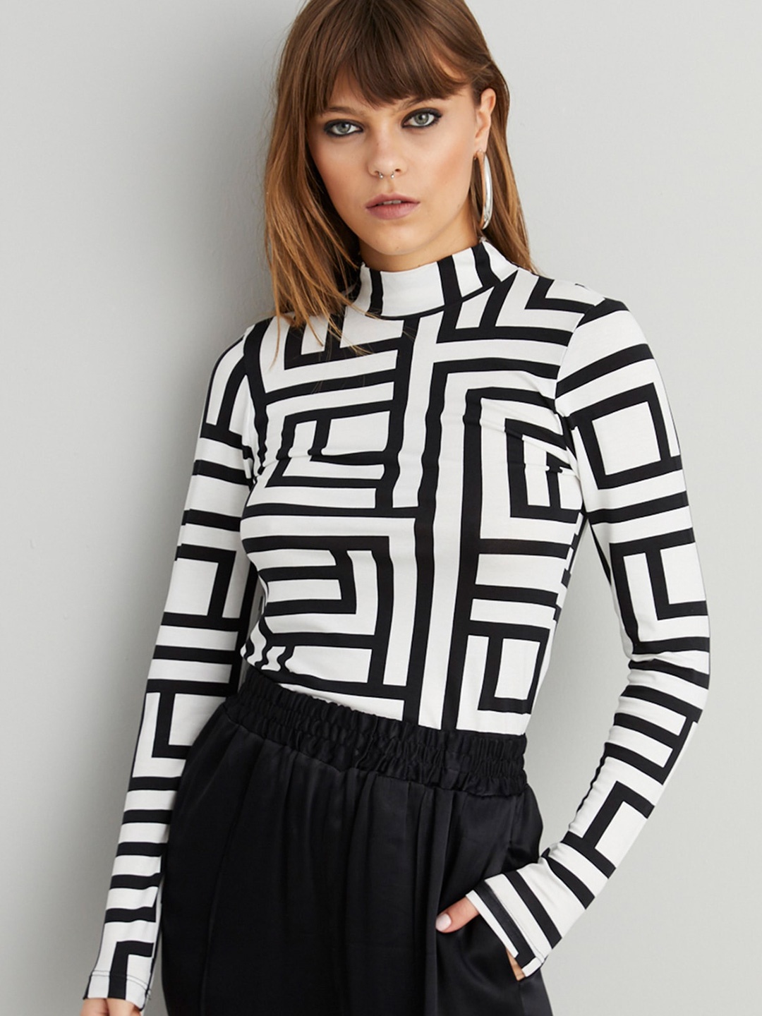 

Cool & Sexy Geometric Print Top, Na