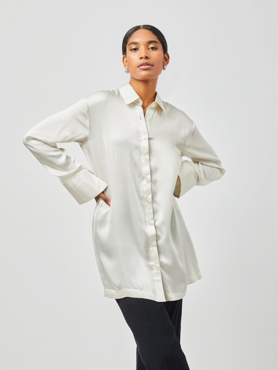 

Contemponari Relaxed Spread Collar Casual Shirt, White