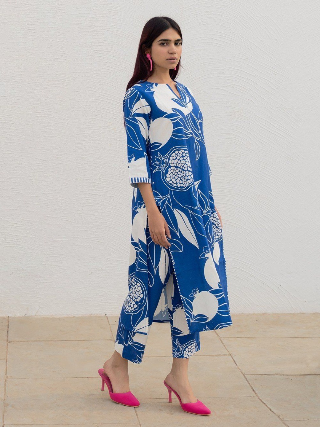 

KALINI Floral Printed Regular Kurta with Trouser, Blue