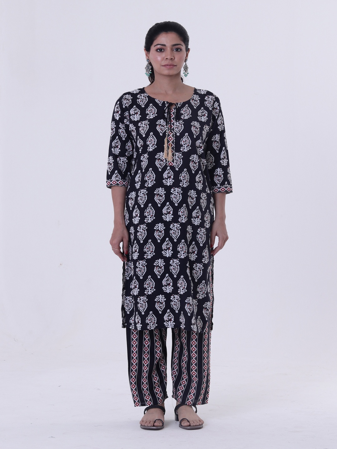 

TJORI Floral Printed Regular Pure Cotton Kurta with Trousers & With Dupatta, Black