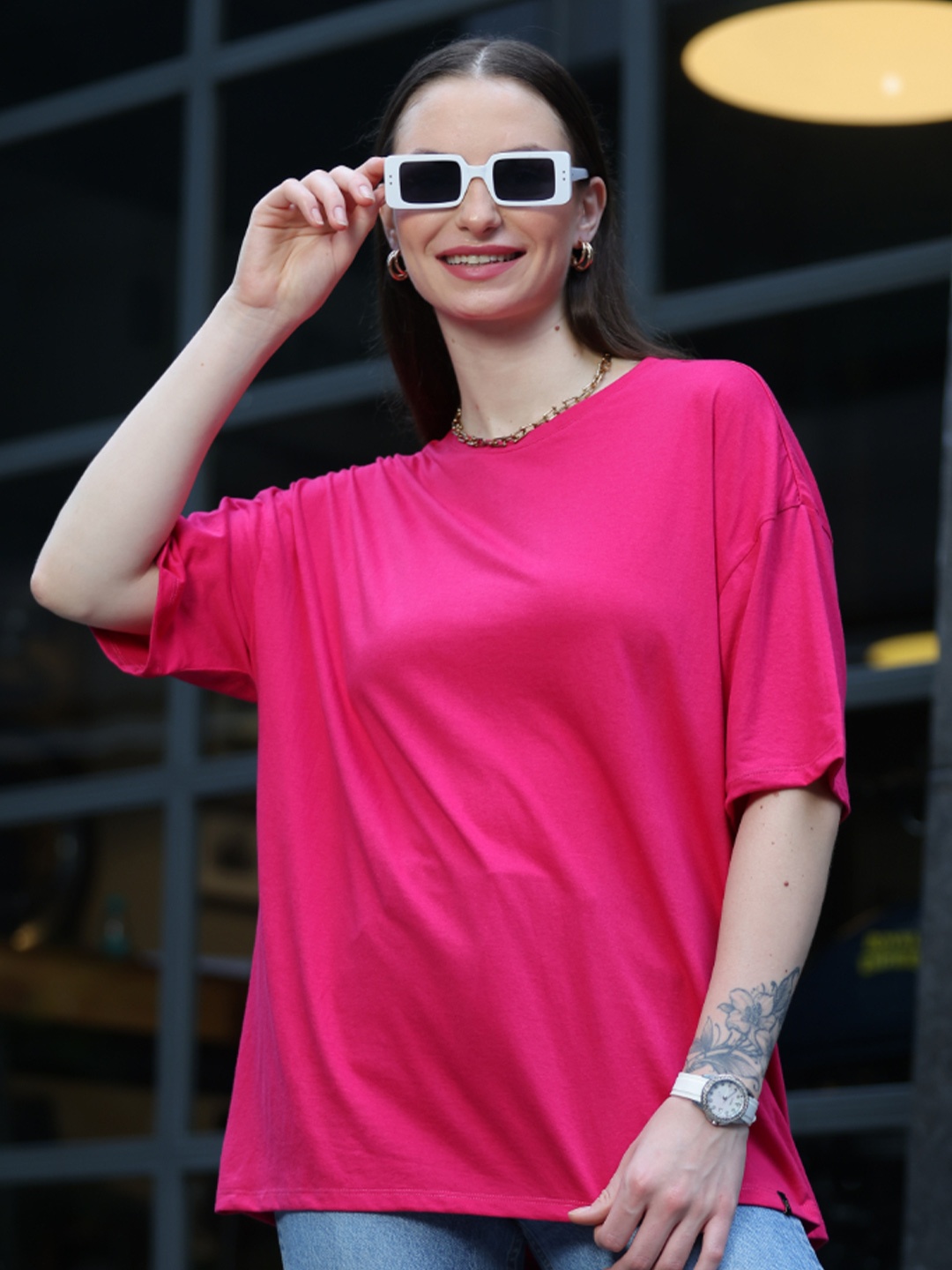 

TITTLI Women Colourblocked V-Neck Pure Cotton Applique Boxy T-shirt, Pink