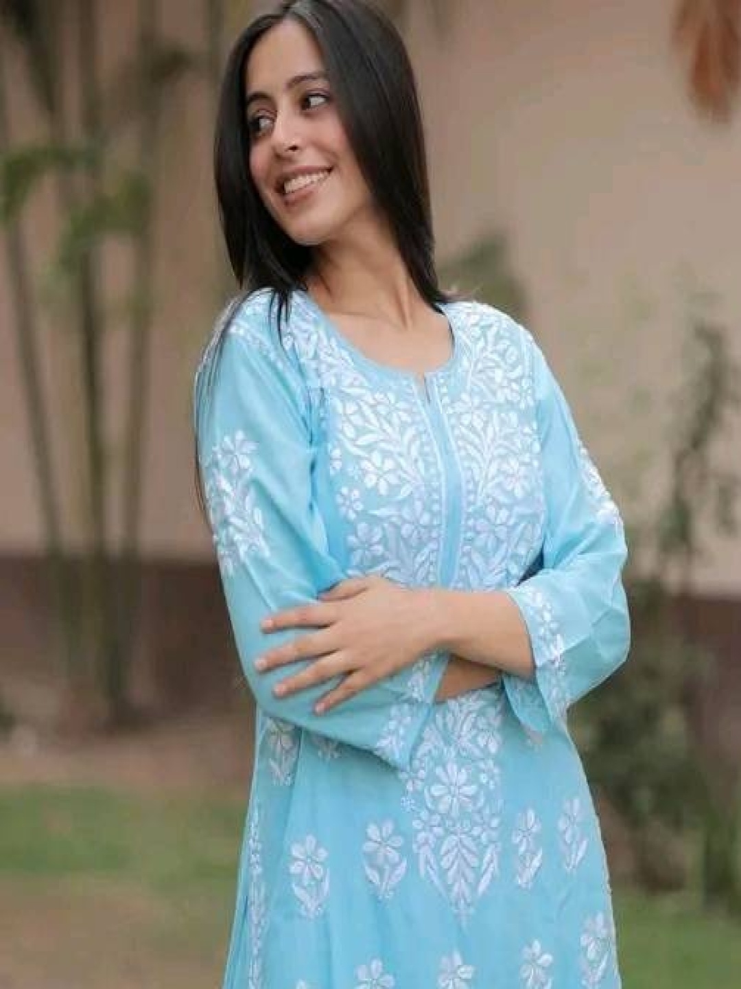 

Rujave Women Floral Embroidered Regular Chikankari Kurta with Palazzos, Turquoise blue