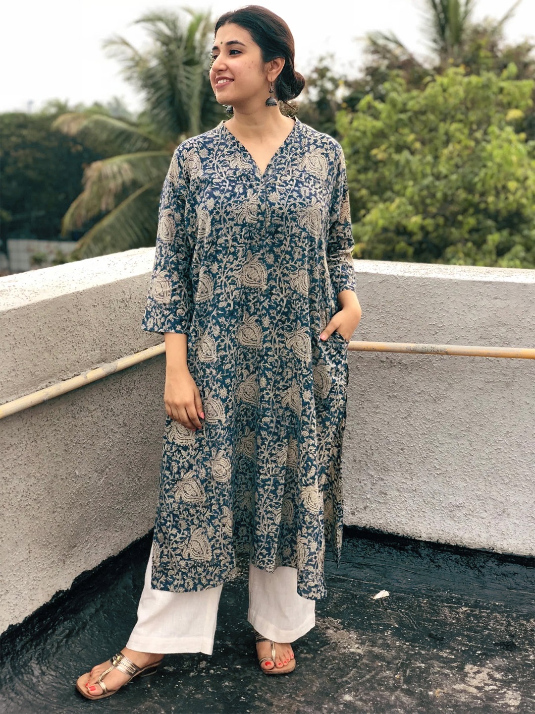 

Mitera Women Embroidered Flared Sleeves Thread Work Handloom Kaftan Kurta, Blue