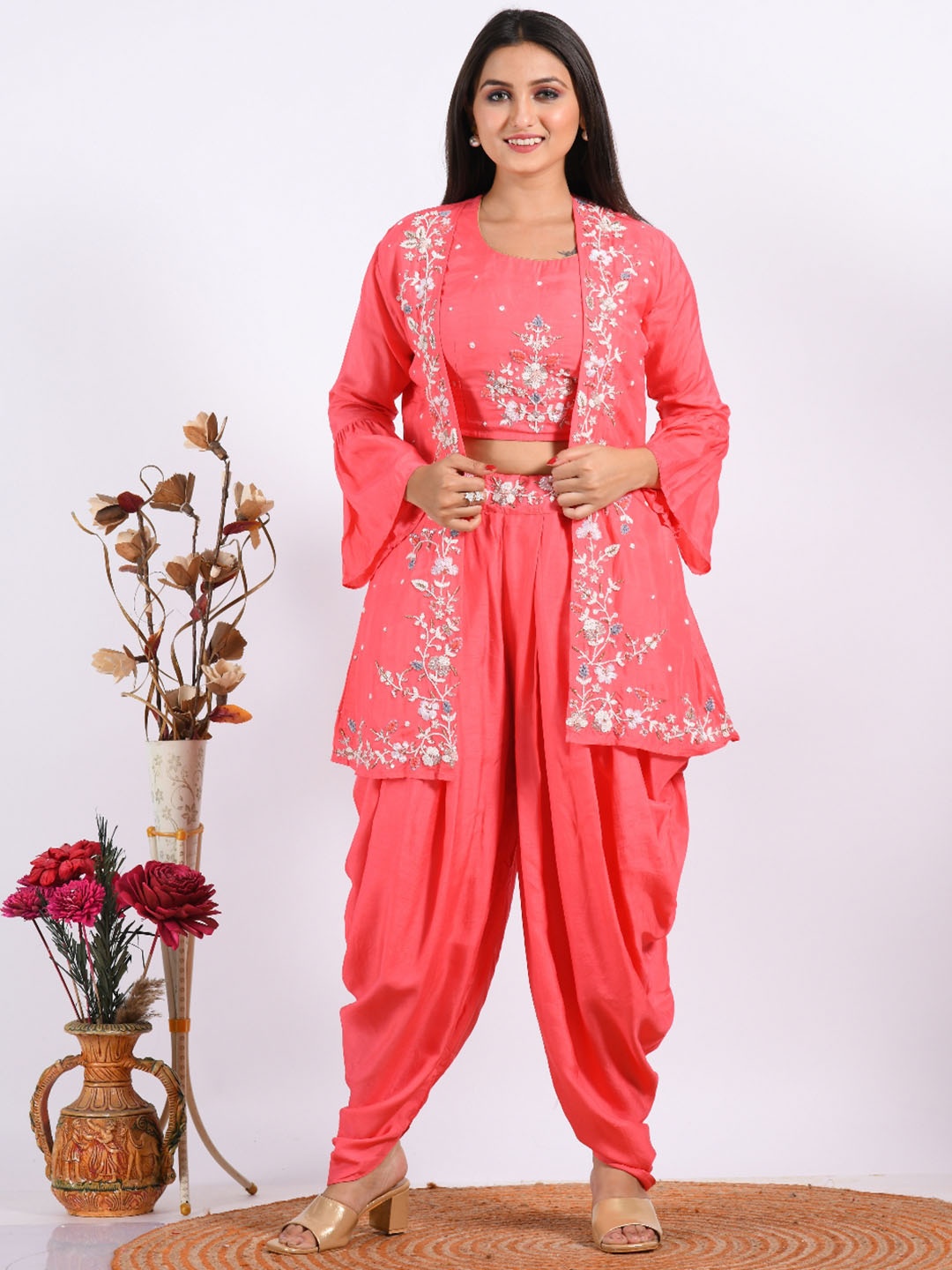 

Morchari Floral Embroidered Round Neck Kurta Set, Pink