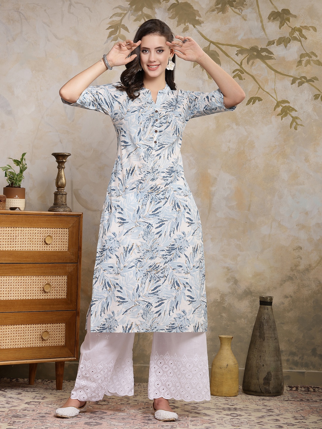 

Stylum Blue Floral Printed Cotton Straight Kurta