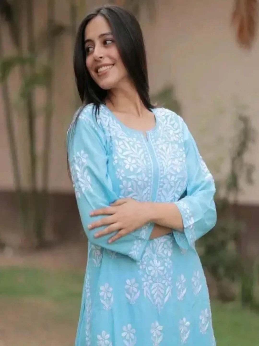 

Rujave Floral Embroidered Chikankari Straight Kurta With Palazzo, Blue