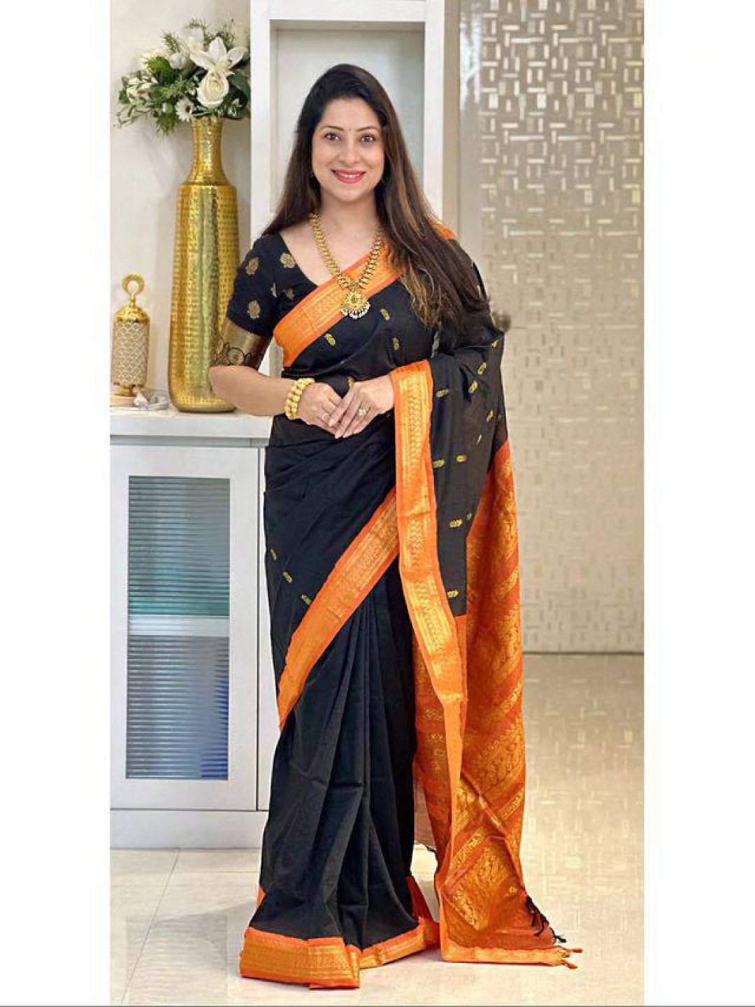 

Upalksh Ethnic Motif Zari Woven Banarasi Saree, Black