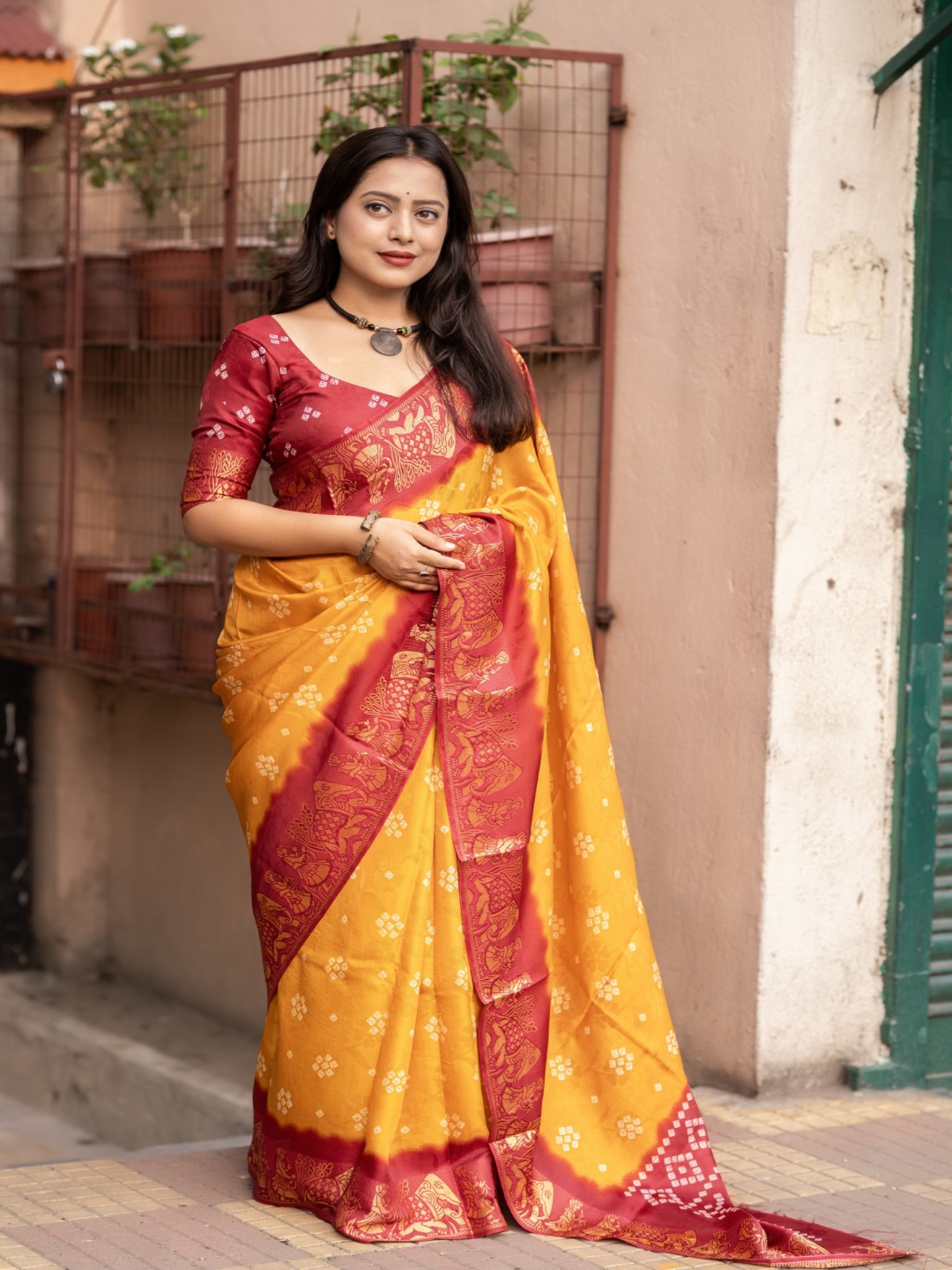 

Panzora Printed Bandhani Saree With Blouse Piece, Yellow
