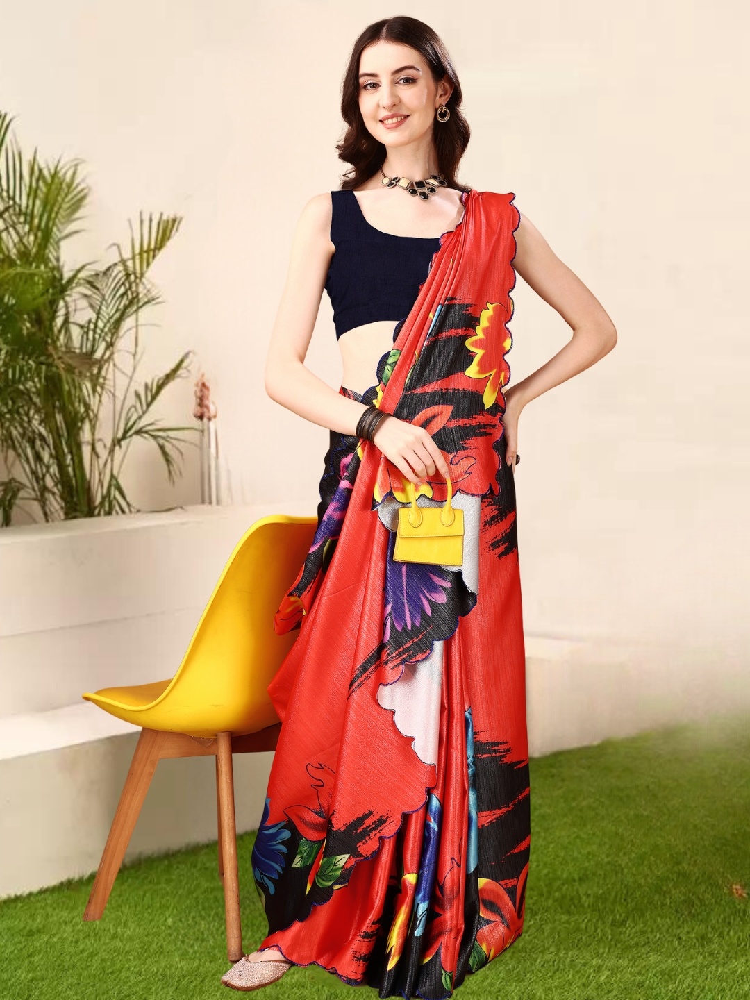 

KAZIA Floral Printed Satin Banarasi Saree With Blouse Piece, Red