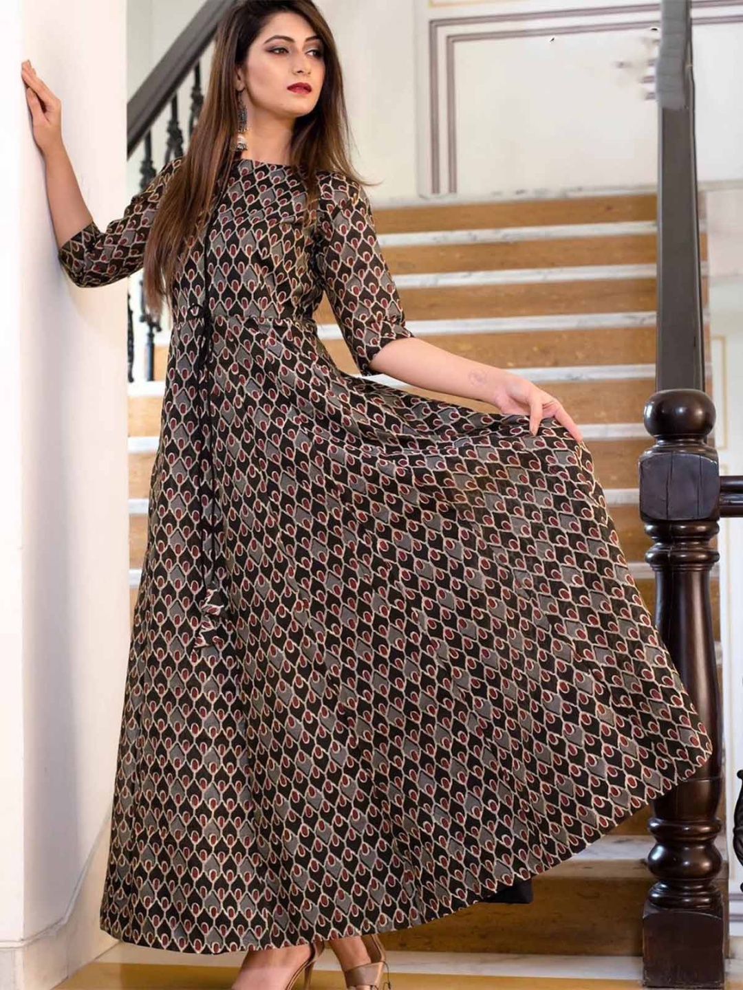 

ODETTE Women Ethnic Motifs Printed Keyhole Neck Thread Work Anarkali Kurta, Grey