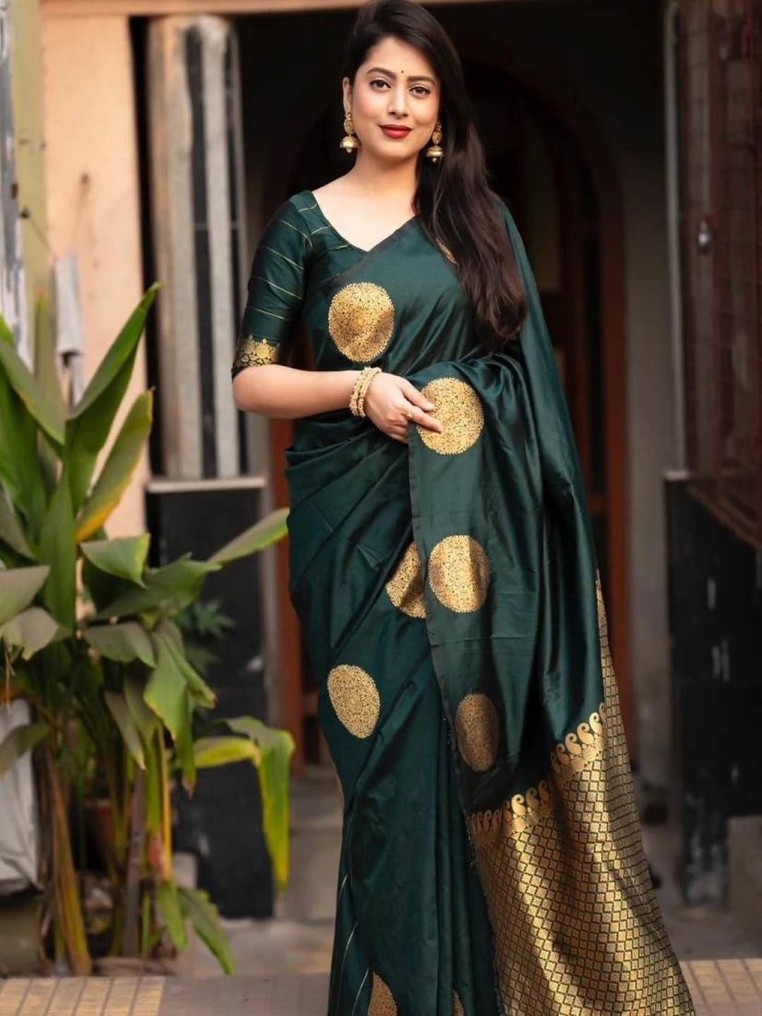 

HERE&NOW Zari Banarasi Saree, Green